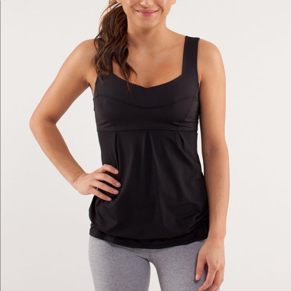 NWOT Lululemon Run: Tame Me Tank Top in Black